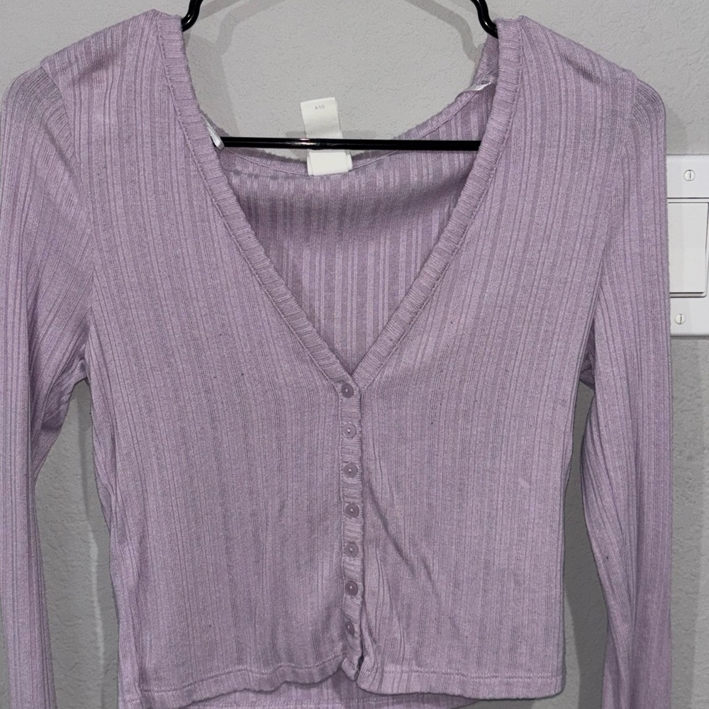 H&M Lilac Ribbed Button-Down V-Neck Top